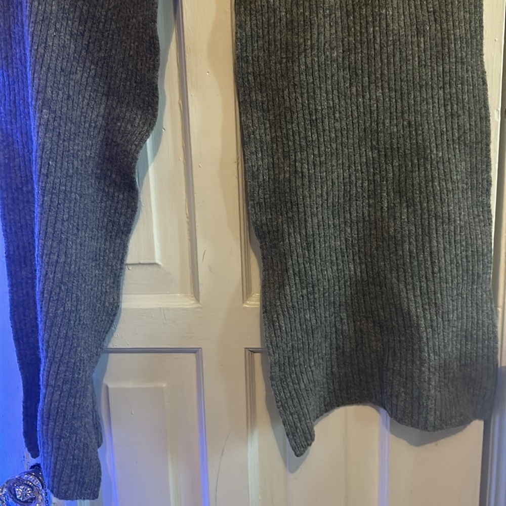 Scarf - Picture 2 of 7